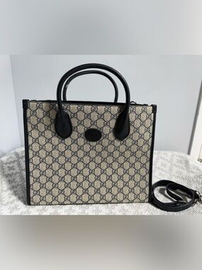 Gucci Medium Tote in Beige Canvas with Navy Trim